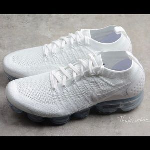 White Vapormax Flyknit 2